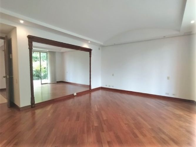 Casa de 3 alcobas en venta en El Poblado, Medellín, 300 m² · foto 8 de 20