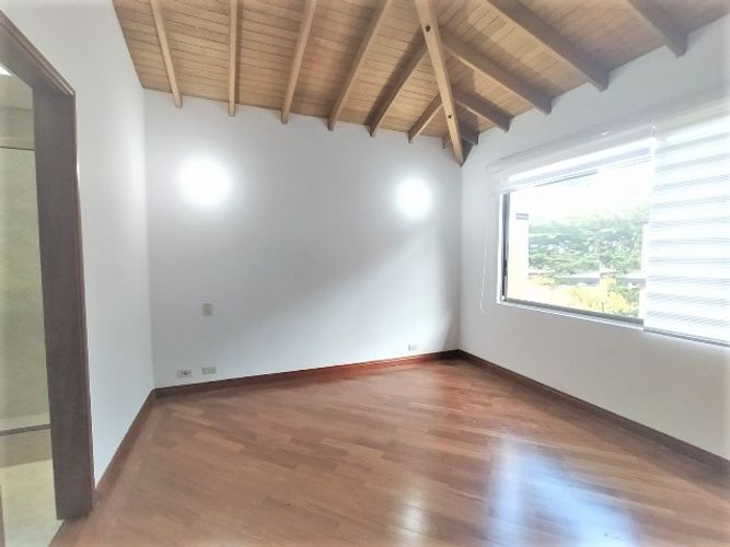 Casa de 3 alcobas en venta en El Poblado, Medellín, 300 m² · foto 9 de 20