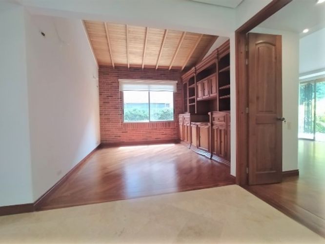 Casa de 3 alcobas en venta en El Poblado, Medellín, 300 m² · foto 10 de 20