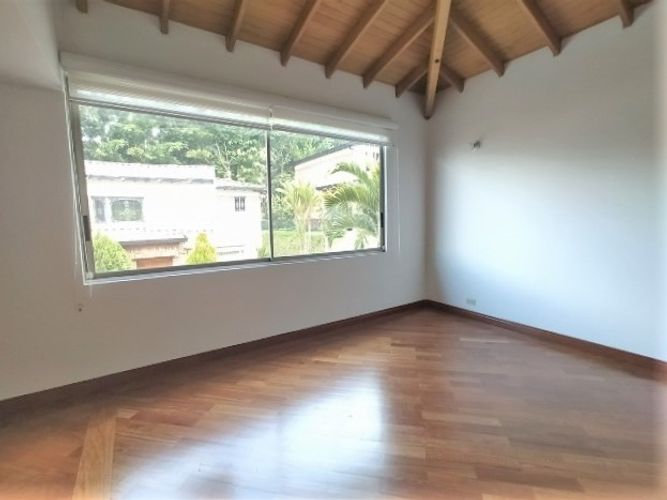 Casa de 3 alcobas en venta en El Poblado, Medellín, 300 m² · foto 11 de 20