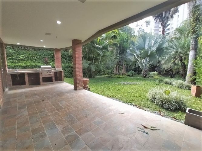 Casa de 3 alcobas en venta en El Poblado, Medellín, 300 m² · foto 19 de 20