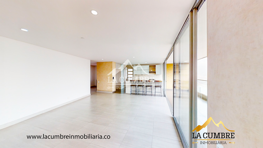 Apartamento en arriendo en Castropol, Medellín, 160 m² · foto 2 de 16