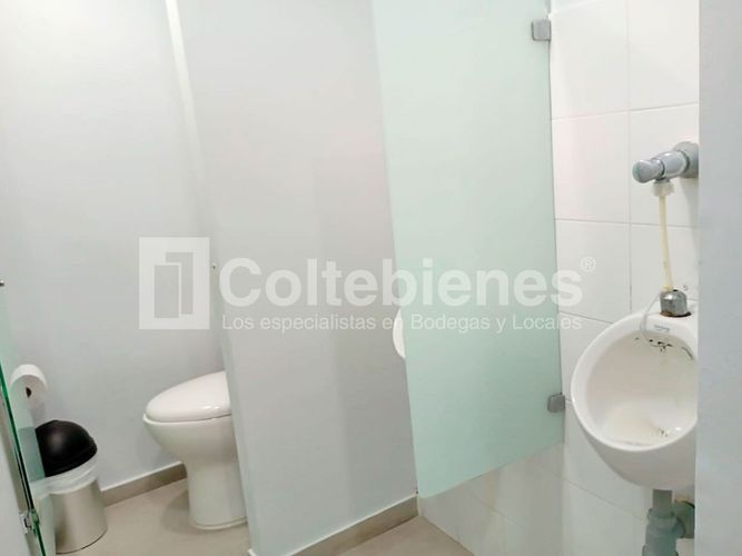 Oficina en arriendo en Manila, Medellín, 230 m² · foto 15 de 18