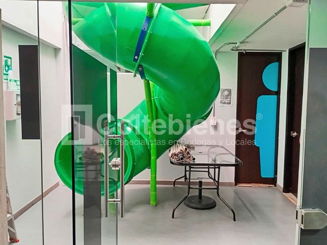 Oficina en arriendo en Manila, Medellín, 230 m² · foto 17 de 18