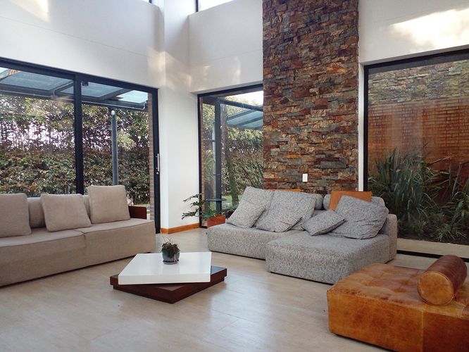Casa de 4 alcobas en venta en Loma Del Chocho, Envigado, 544 m² · foto 2 de 20