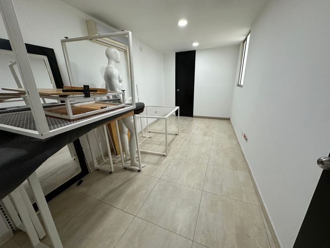 Edificio en arriendo en Ciudad Jardin, Cali, 300 m² · foto 8 de 23