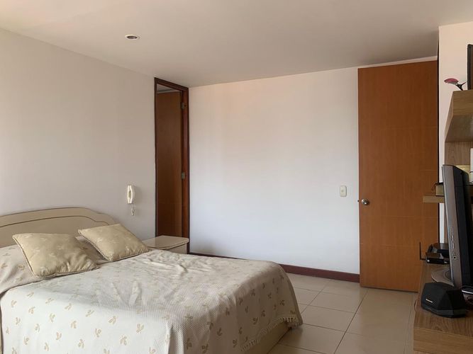 Apartamento de 3 alcobas en arriendo en El Poblado, Medellín, 137 m² · foto 7 de 17