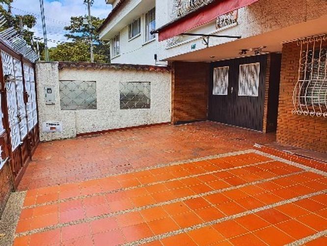 Casa de 12 alcobas en venta en Nicolas De Federman, Bogotá, 440 m² · foto 2 de 24