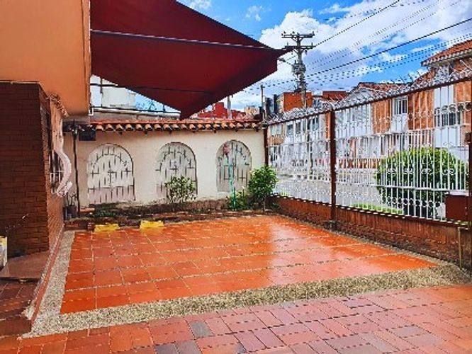 Casa de 12 alcobas en venta en Nicolas De Federman, Bogotá, 440 m² · foto 21 de 24