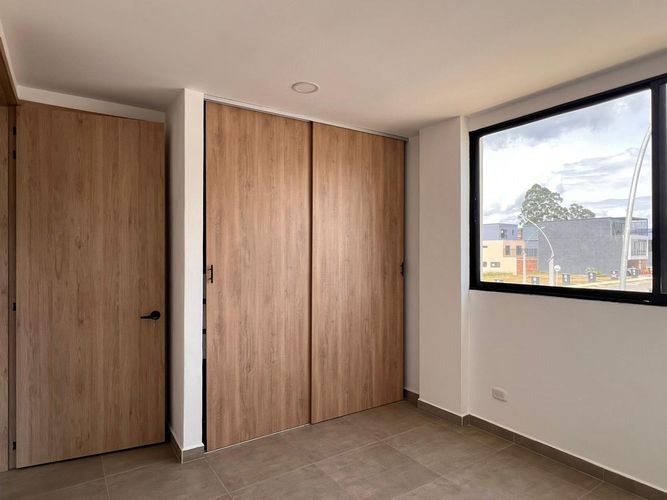 Casa de 4 alcobas en venta en El Porvenir, Rionegro, 220 m² · foto 8 de 15