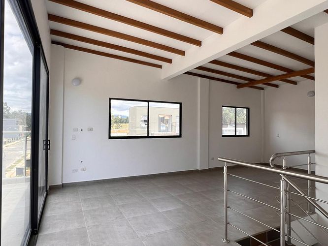 Casa de 4 alcobas en venta en El Porvenir, Rionegro, 220 m² · foto 12 de 15