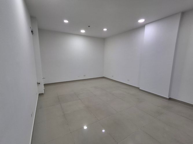 Local en arriendo en El Poblado, Medellín, 32 m² · foto 6 de 7
