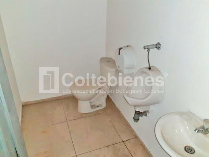 Bodega en venta en Suramérica, Itagüí, 687 m² · foto 12 de 16