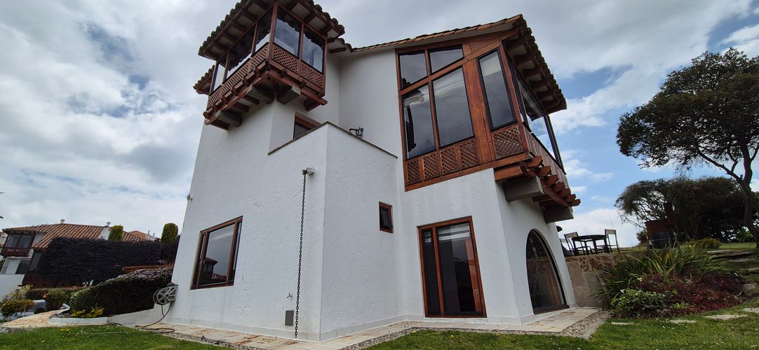 Casa de 3 alcobas en venta en Sindamanoy, Chía, 247 m² · foto 2 de 24