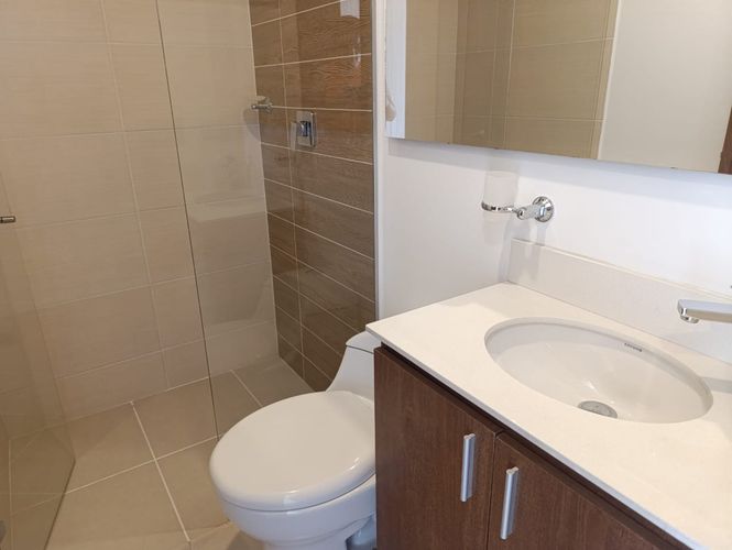Apartamento de 3 alcobas en arriendo en El Poblado, Medellín, 110 m² · foto 13 de 15