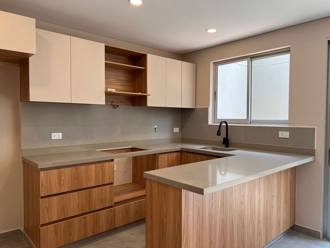 Casa de 3 alcobas en venta en Llano Grande, Rionegro, 165 m² · foto 2 de 11