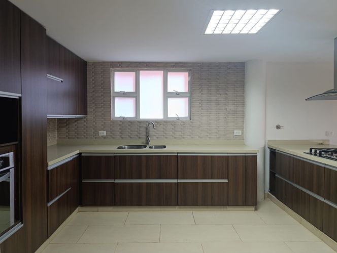 Casa de 4 alcobas en arriendo en El Poblado, Medellín, 300 m² · foto 6 de 20