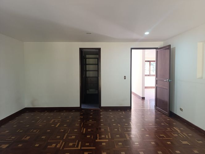 Casa de 4 alcobas en arriendo en El Poblado, Medellín, 300 m² · foto 8 de 20