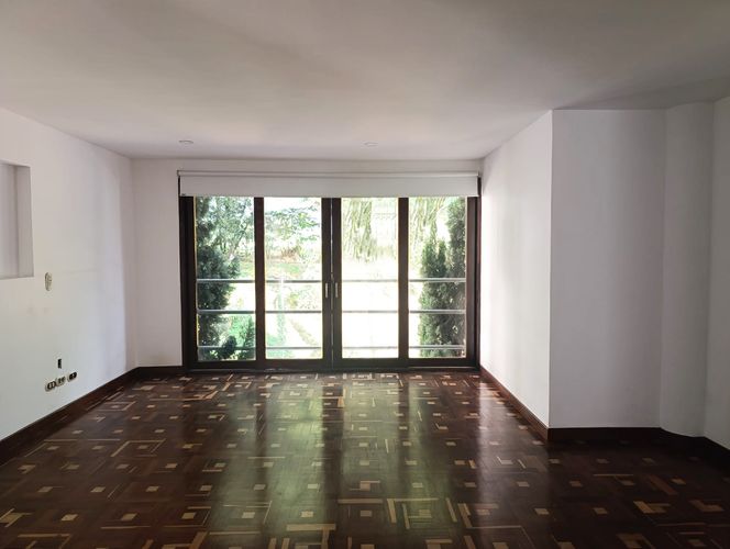 Casa de 4 alcobas en arriendo en El Poblado, Medellín, 300 m² · foto 10 de 20