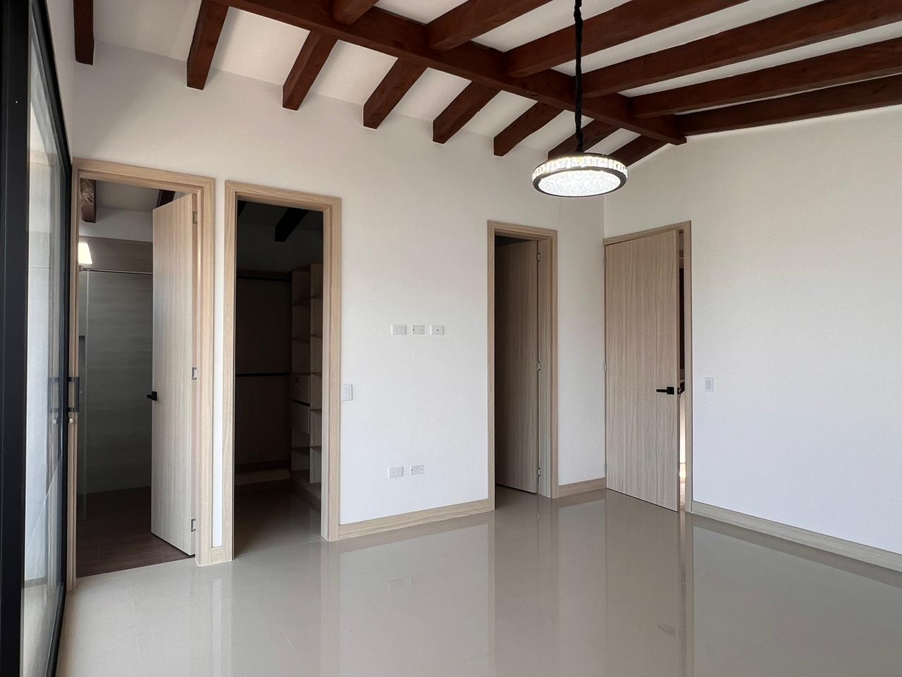 4BR House in Llano Grande (270 m²) - 4