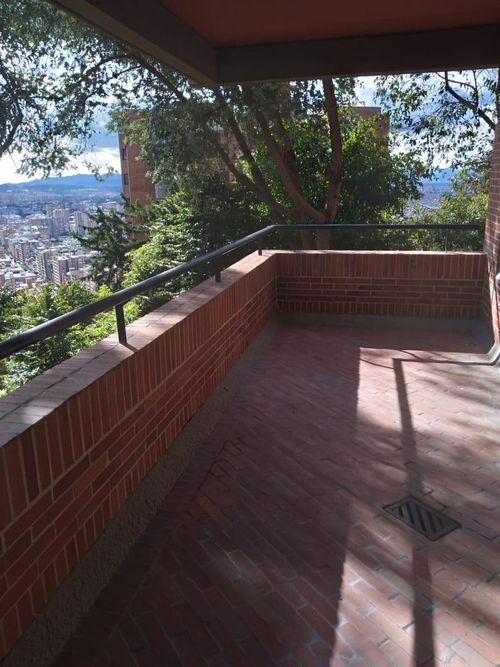 Apartamento de 3 alcobas en venta en Sierras Del Moral, Bogotá, 220 m² · foto 3 de 17