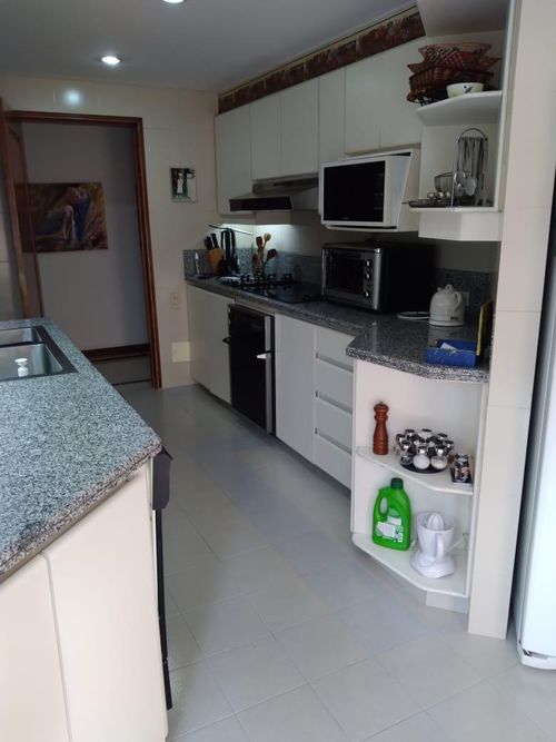 Apartamento de 3 alcobas en venta en Sierras Del Moral, Bogotá, 220 m² · foto 7 de 17