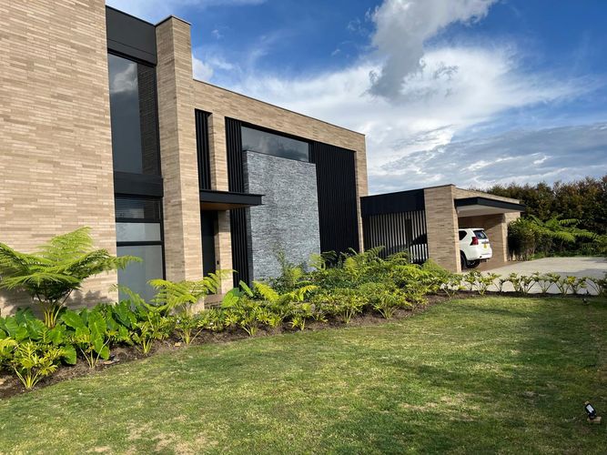 Casa de 3 alcobas en venta en Vía Las Palmas, Envigado, 472 m² · foto 4 de 24