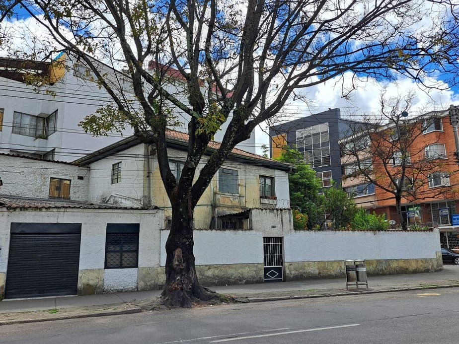 Casa en venta en Barrios Unidos, Bogotá · foto 2 de 23