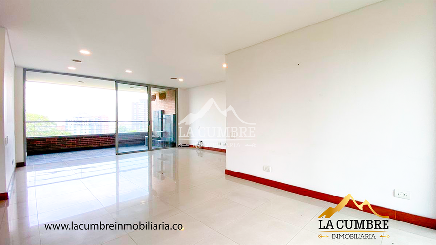 Apartamento de 3 alcobas en arriendo en Los Balsos, Medellín, 146 m² · foto 3 de 16