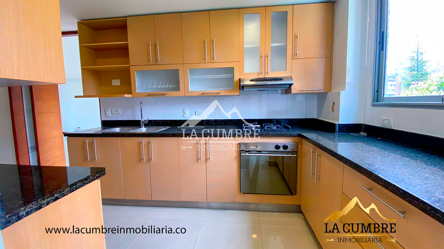 Apartamento de 3 alcobas en arriendo en Los Balsos, Medellín, 146 m² · foto 8 de 16