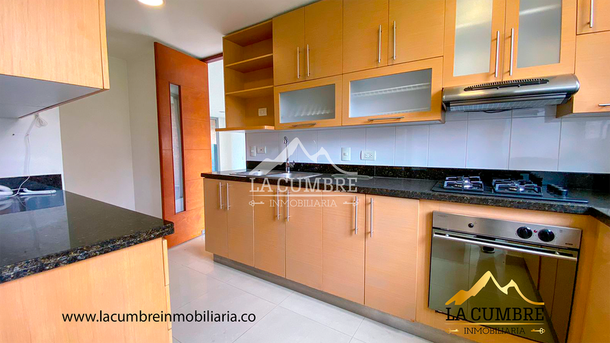 Apartamento de 3 alcobas en arriendo en Los Balsos, Medellín, 146 m² · foto 9 de 16