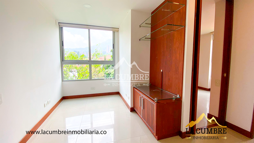 Apartamento de 3 alcobas en arriendo en Los Balsos, Medellín, 146 m² · foto 10 de 16