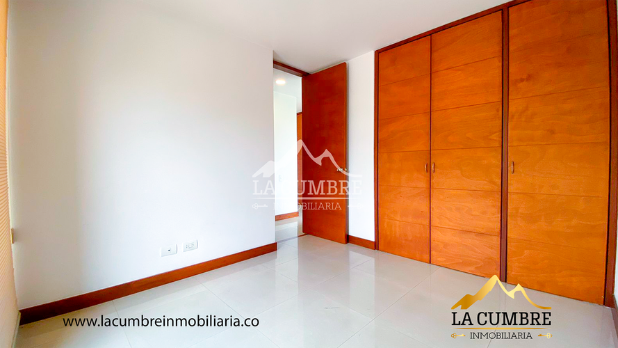 Apartamento de 3 alcobas en arriendo en Los Balsos, Medellín, 146 m² · foto 11 de 16