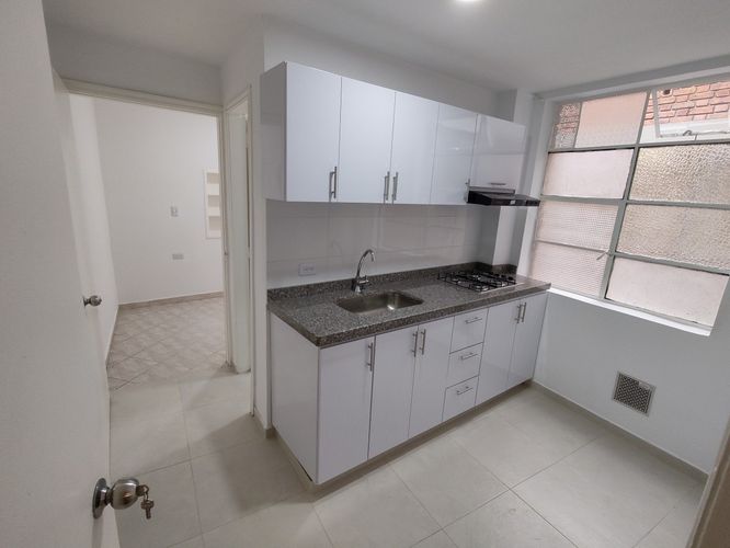 Apartamento en venta en Eduardo Santos, Bogotá · foto 8 de 18