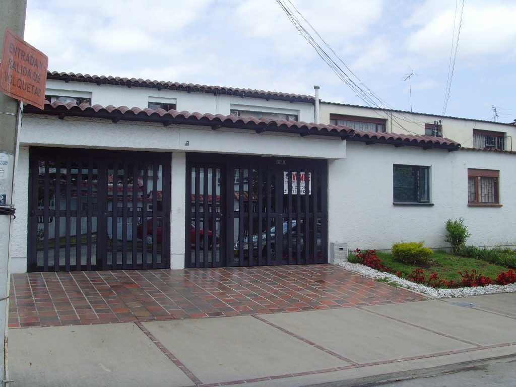 Casa en venta en Pasadena, Bogotá · foto 2 de 18