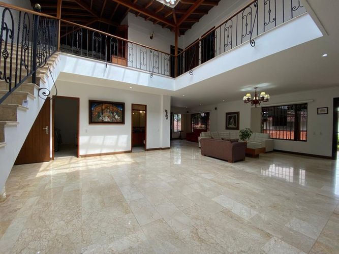 Casa de 3 alcobas en venta en Las Lomas, Medellín, 340 m² · foto 5 de 24