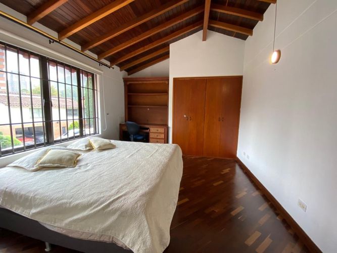 Casa de 3 alcobas en venta en Las Lomas, Medellín, 340 m² · foto 16 de 24