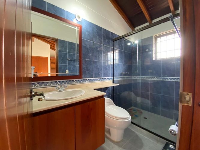 Casa de 3 alcobas en venta en Las Lomas, Medellín, 340 m² · foto 21 de 24