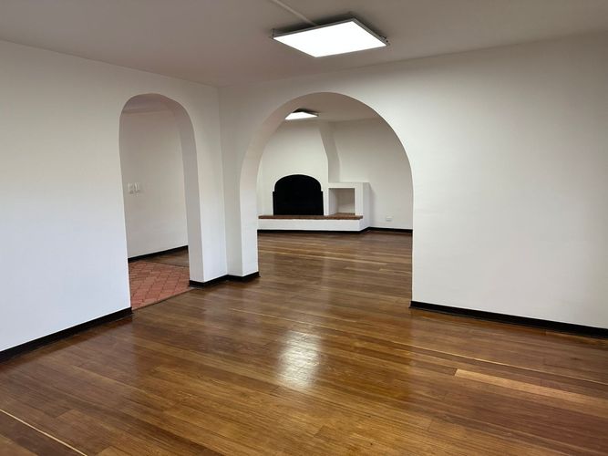 Casa de 4 alcobas en venta en Santa Ana, Bogotá, 329 m² · foto 3 de 22