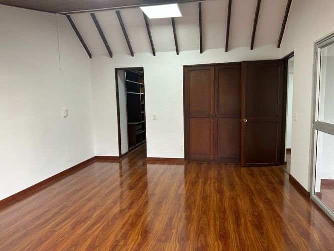 Casa de 4 alcobas en venta en Santa Ana, Bogotá, 329 m² · foto 19 de 22