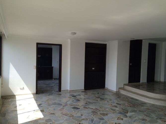 Apartamento en venta en San Vicente, Cali · foto 3 de 20