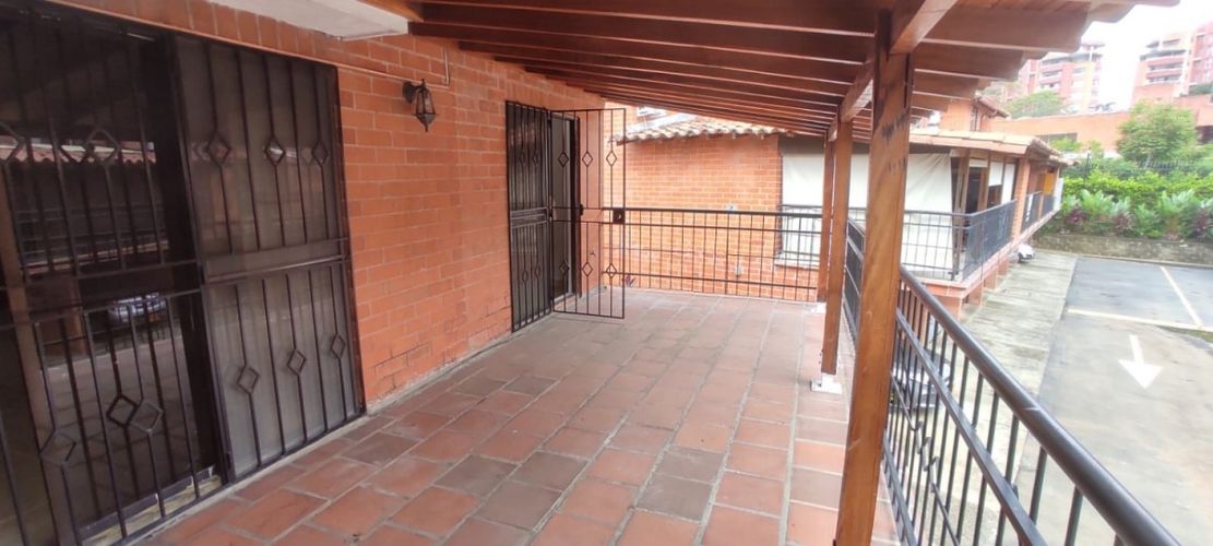 Casa de 4 alcobas en venta en Ciudad Jardin, Cali, 180 m² · foto 2 de 24
