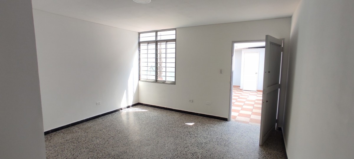 Casa en arriendo en Cristales, Cali · foto 3 de 24