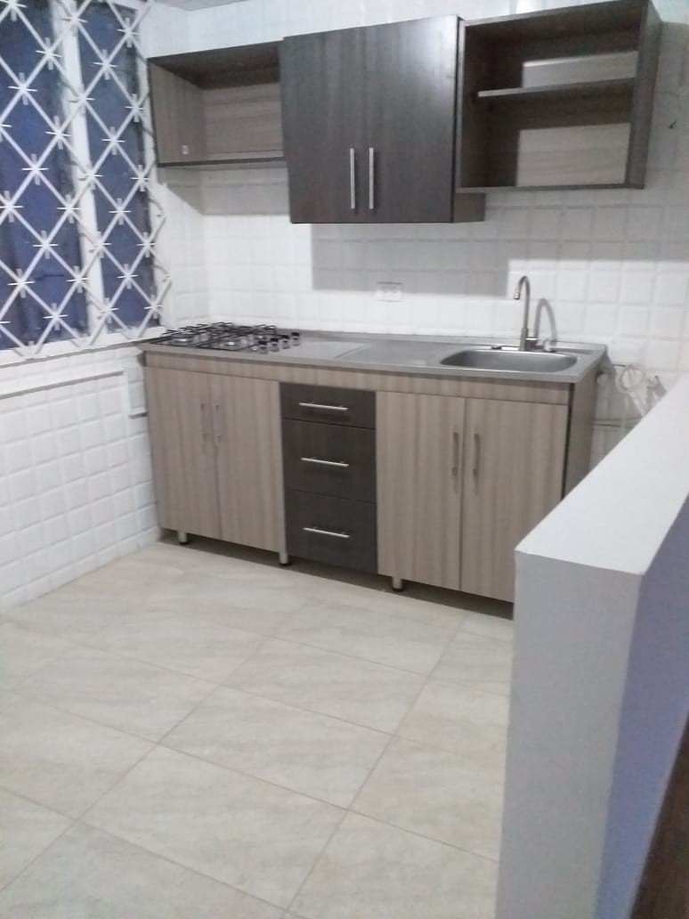 Casa en venta en Engativá, Bogotá · foto 3 de 14
