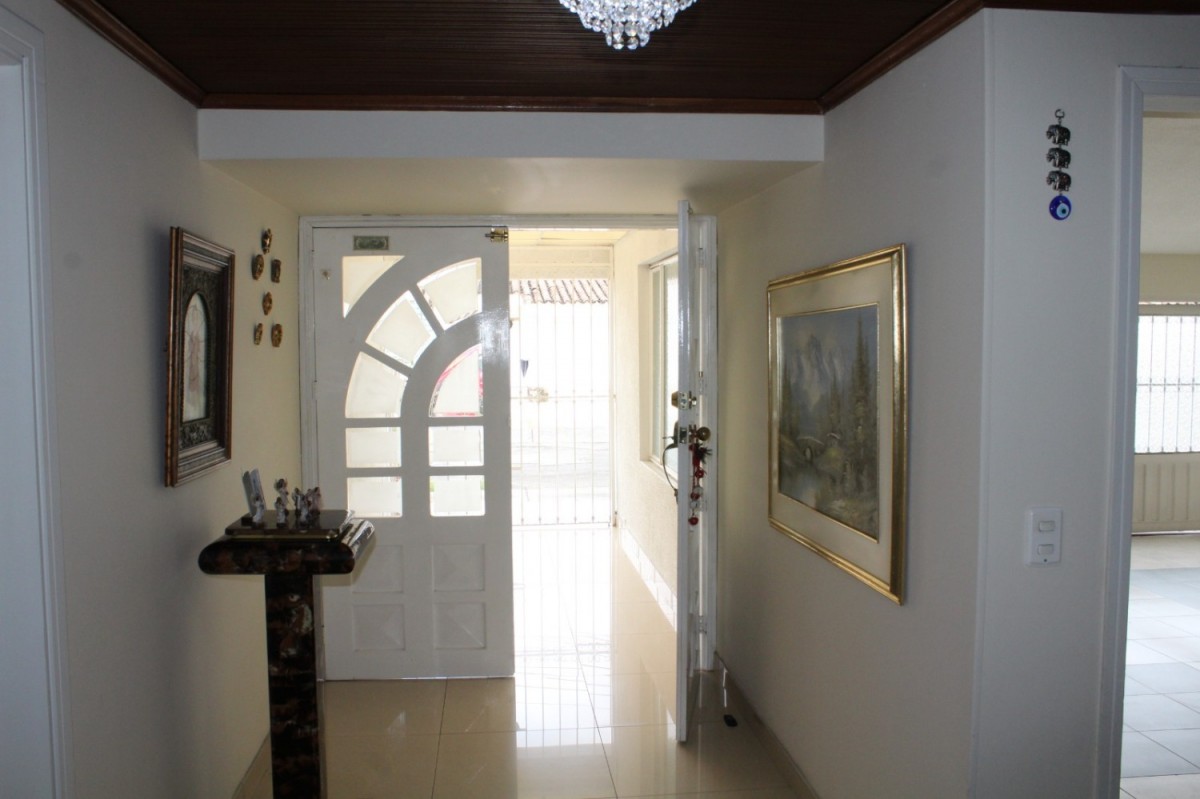 Casa en venta en Lagos De Cordoba, Bogotá · foto 4 de 24