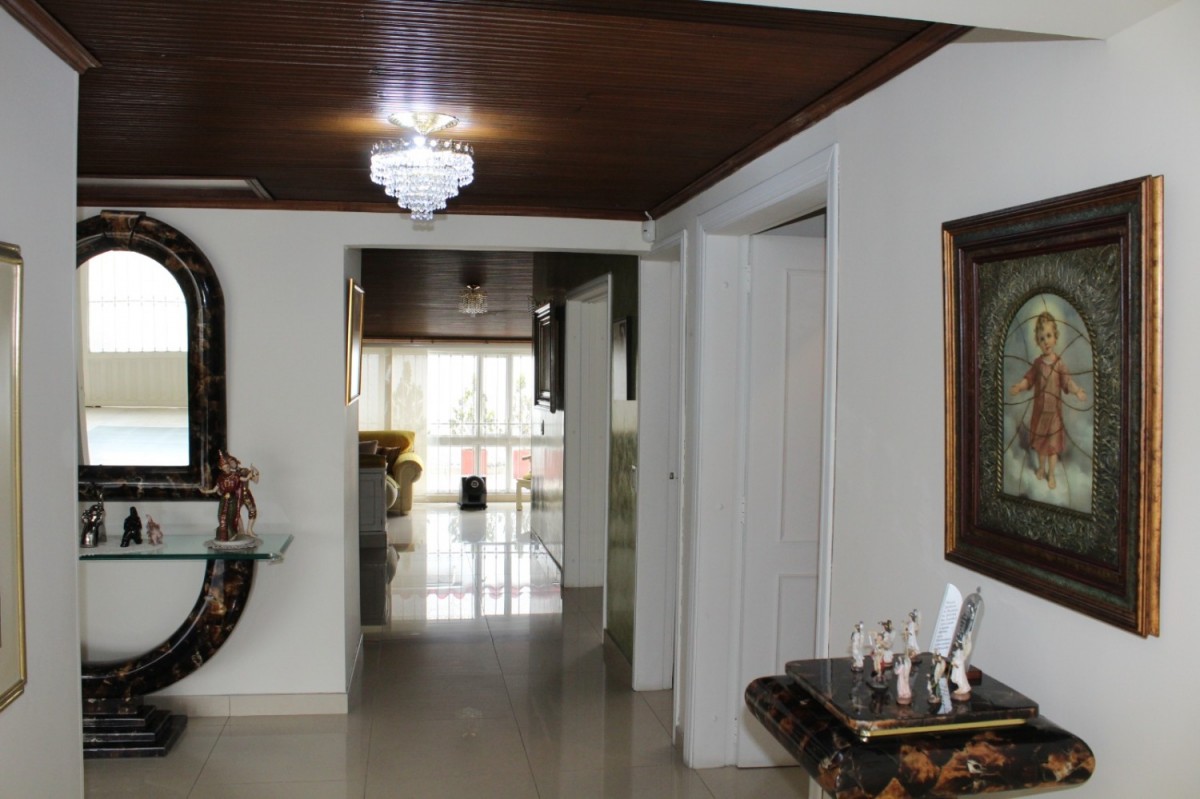 Casa en venta en Lagos De Cordoba, Bogotá · foto 5 de 24