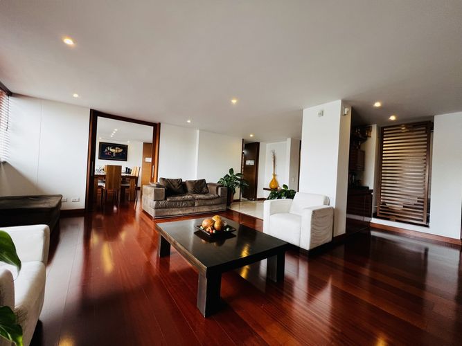 Casa de 4 alcobas en venta en Engativá, Bogotá, 316 m² · foto 2 de 24