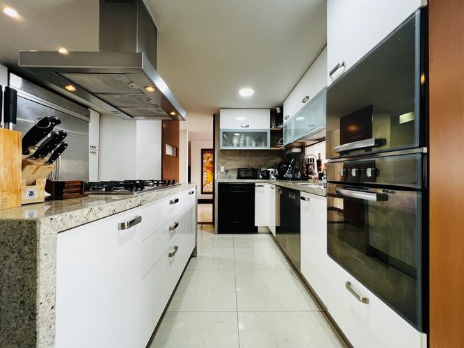 Casa de 4 alcobas en venta en Engativá, Bogotá, 316 m² · foto 8 de 24