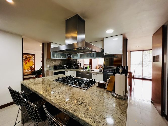 Casa de 4 alcobas en venta en Engativá, Bogotá, 316 m² · foto 9 de 24