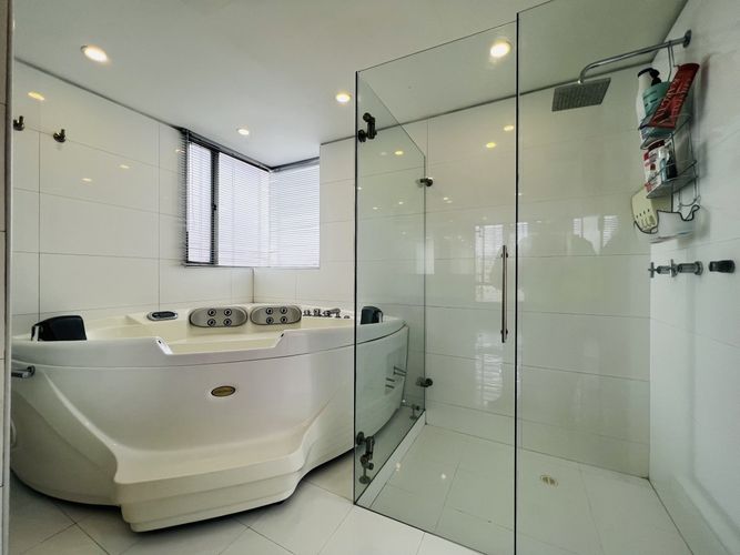 Casa de 4 alcobas en venta en Engativá, Bogotá, 316 m² · foto 24 de 24